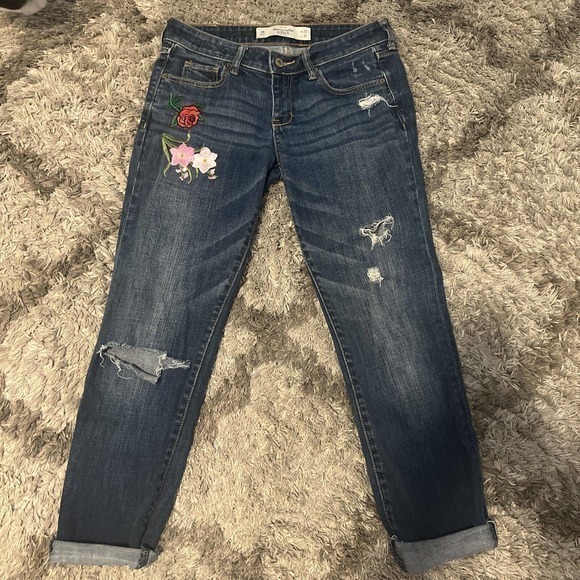 Abercrombie & Fitch Distressed Embroidered Flowers Regular Blue Jeans 25X31 - Picture 6 of 10